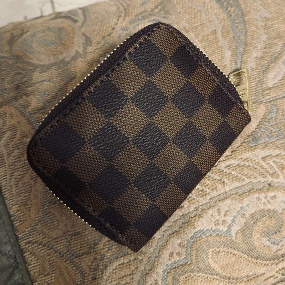 POST CHRISTMAS PRICE CUT! Louis Vuitton Damier Checkered Brown/Black card holder - Picture 3 of 7